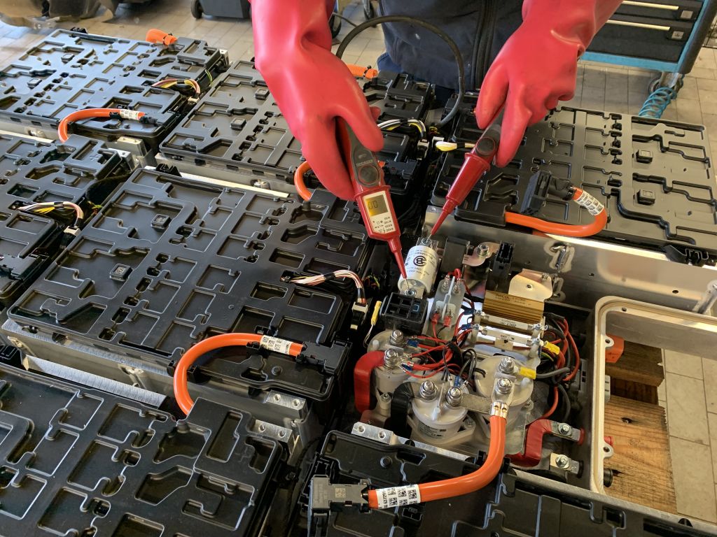 Kfz-Mechatroniker (M/W/D) Schwerpunkt System- und Hochvolttechnik
