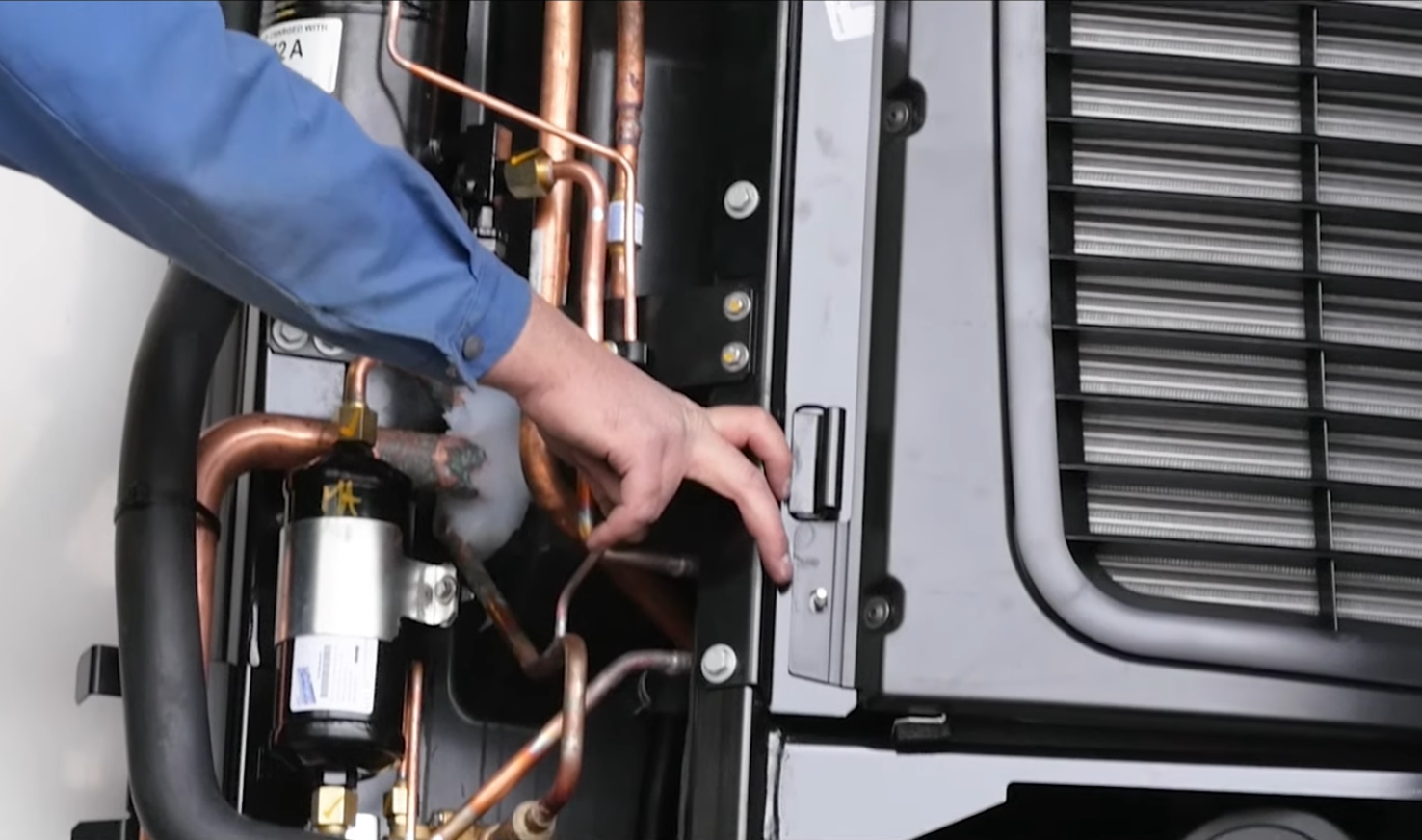 Kfz-Mechatroniker (M/W/D) Schwerpunkt System- und Hochvolttechnik